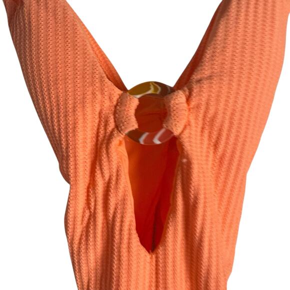 BECCA Line in The Sand Lainey Textured Rib Plunge One-Piece Swimsuit Nectar M - Picture 6 of 10